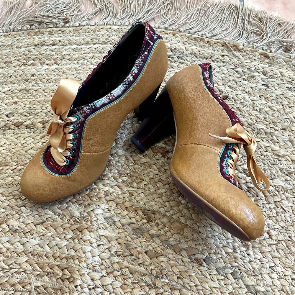 Poetic Licence London Women's Lace Up Heels Size 8.5 Tan Colorblock Block Pumps - Picture 2 of 13